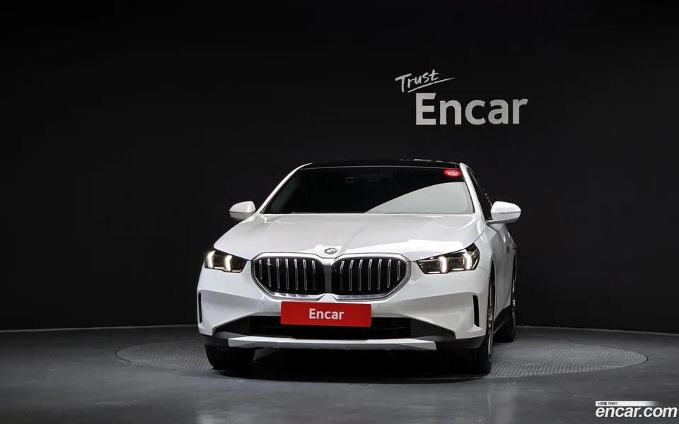 BMW 5 Series 523d 2024 — thumbnail 3