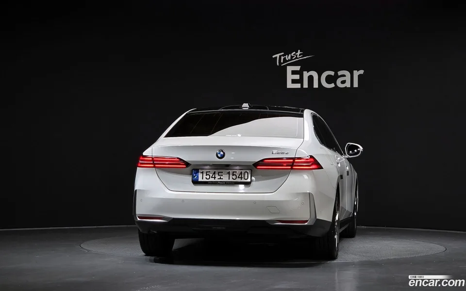 BMW 5 Series 523d 2024 — thumbnail 4