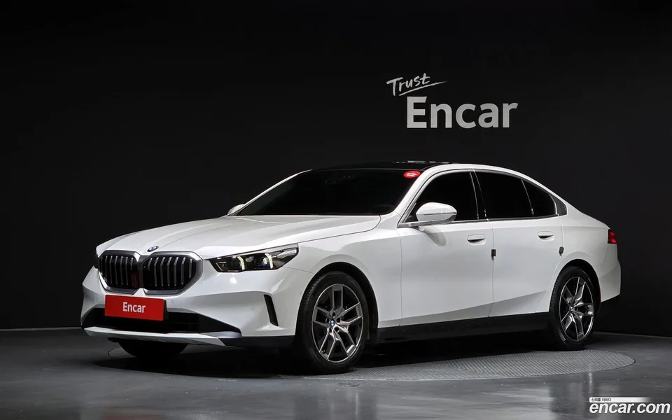 BMW 5 Series 523d 2024 — photo 1, buy with delivery to Moscow
