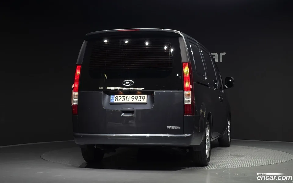 Hyundai Staria 3 2022 — thumbnail 4