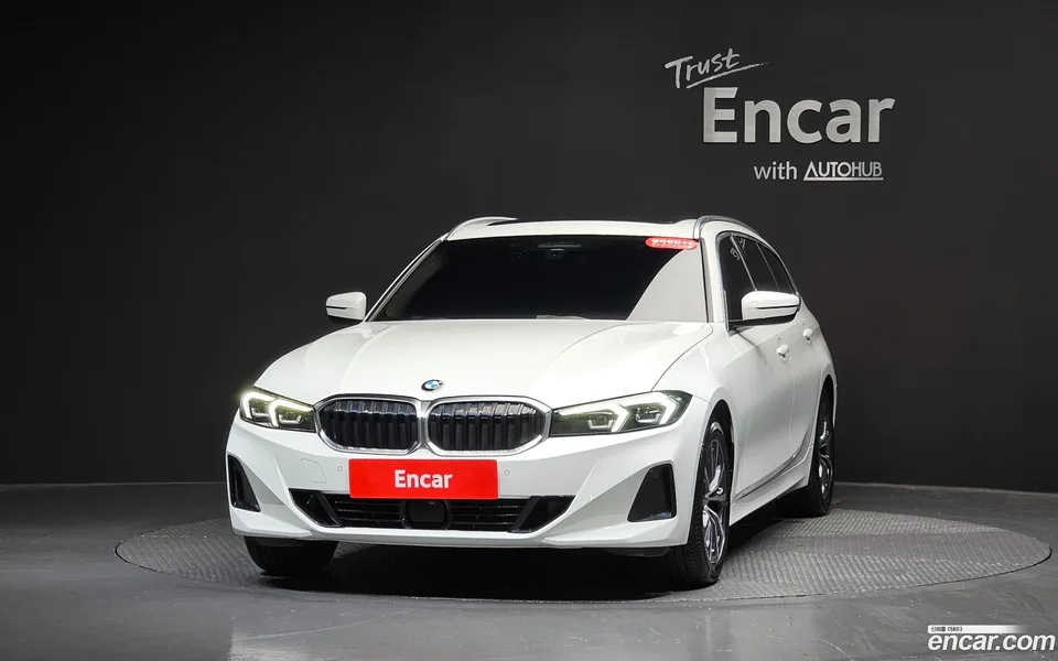 BMW 3 Series 320d 2023 — thumbnail 3