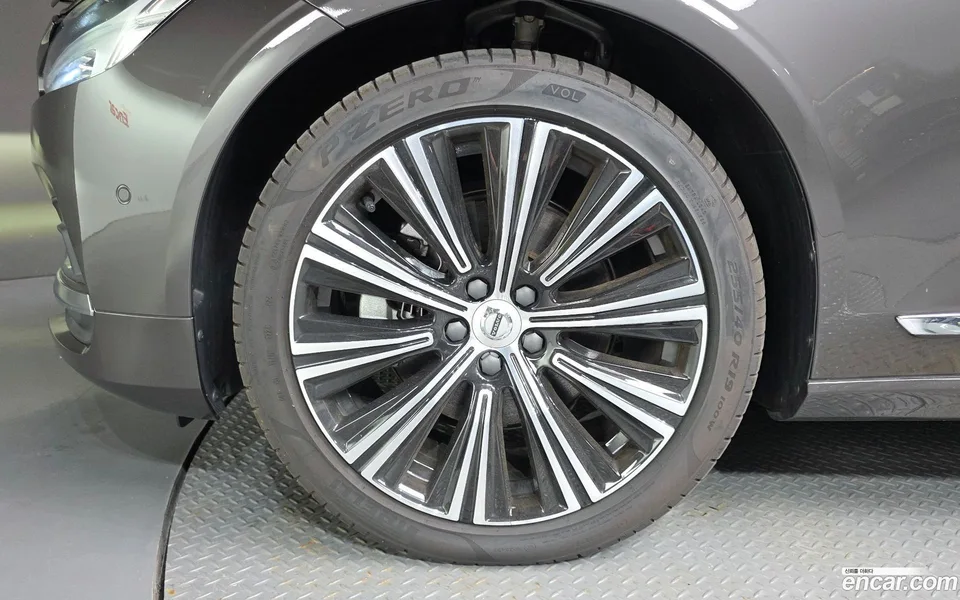 Volvo S90 B5 2024 — thumbnail 2