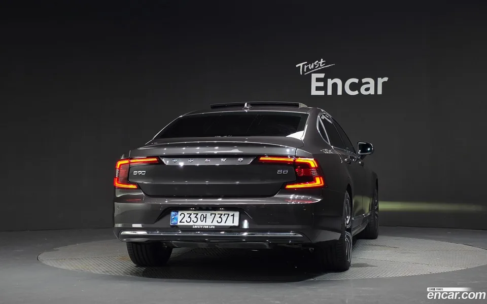 Volvo S90 B5 2024 — thumbnail 4