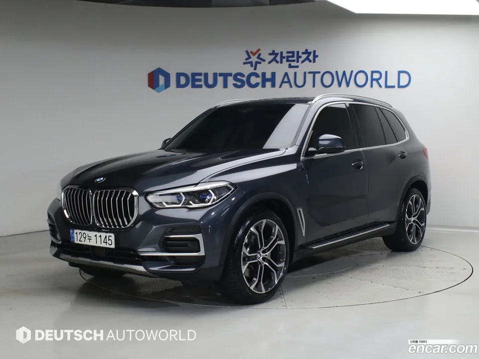 BMW X5 xDrive 40i xLine 2022 — photo 1, buy with delivery to Moscow