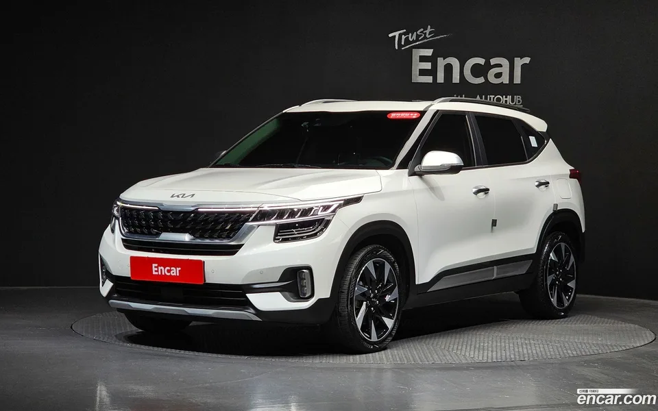 Kia Seltos 1.6 4WD 2022 — photo 1, buy with delivery to Moscow