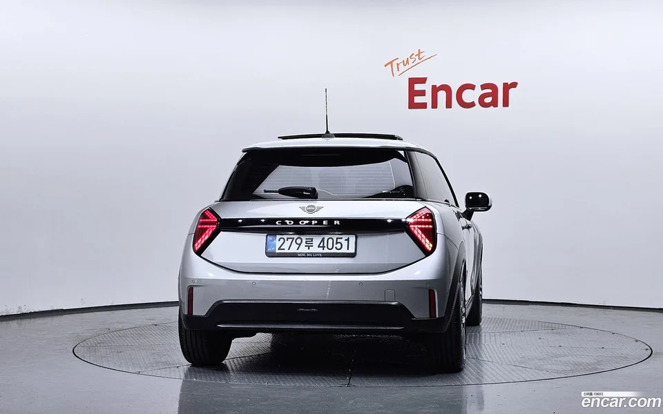 MINI Cooper C 2025 — thumbnail 4