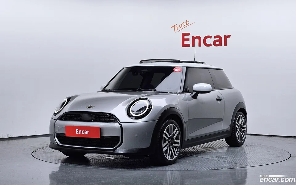 MINI Cooper C 2025 — photo 1, buy with delivery to Moscow