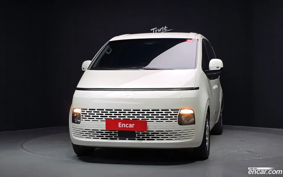 Hyundai Staria L3.5 11 2025 — thumbnail 3