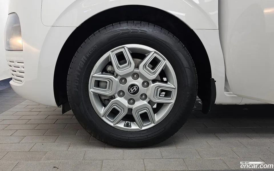 Hyundai Staria L3.5 11 2025 — thumbnail 5
