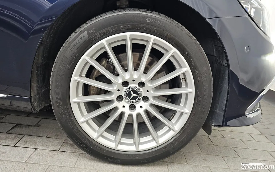 Mercedes-Benz E-Class E250 2022 — thumbnail 5
