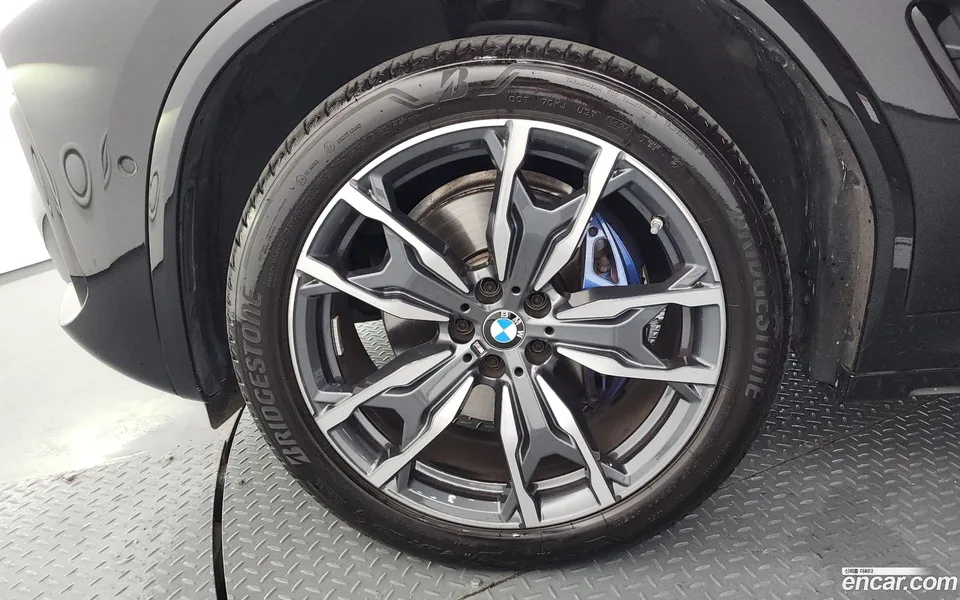 BMW X4 xDrive20d M 2025 — thumbnail 2