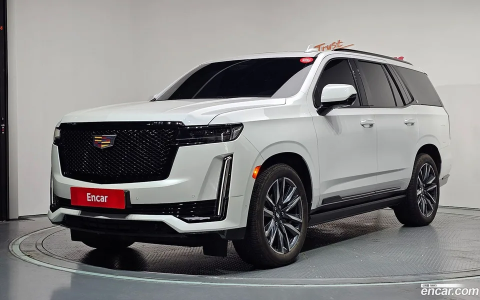 Cadillac Escalade 6.2 2023 — photo 1, buy with delivery to Moscow