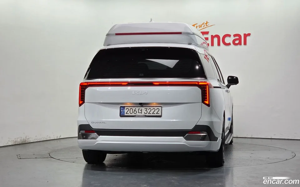 Kia Carnival 9 () 2024 — thumbnail 4