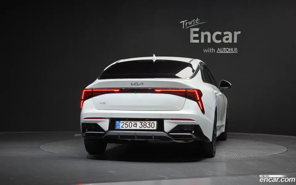 Kia K5 2.0 2024 — thumbnail 4