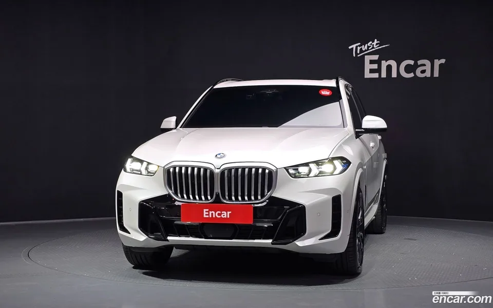 BMW X5 xDrive 40i M 2023 — thumbnail 3