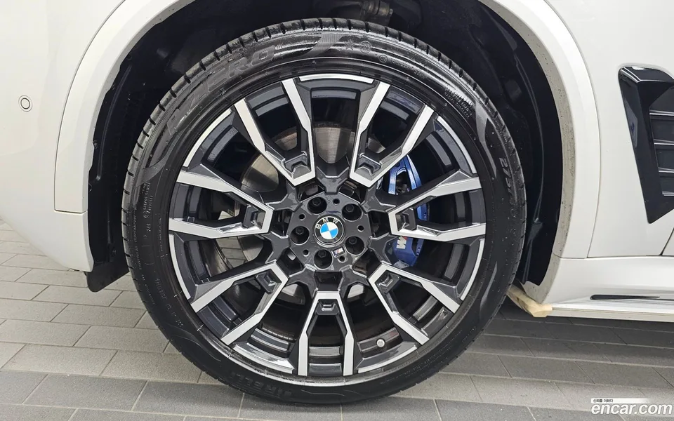 BMW X5 xDrive 40i M 2023 — thumbnail 5
