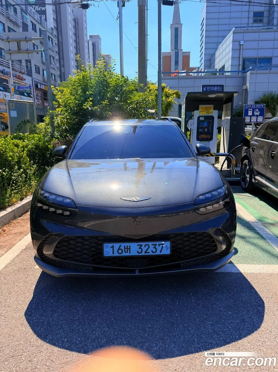 Genesis GV60 2023 — photo 1, buy with delivery to Moscow