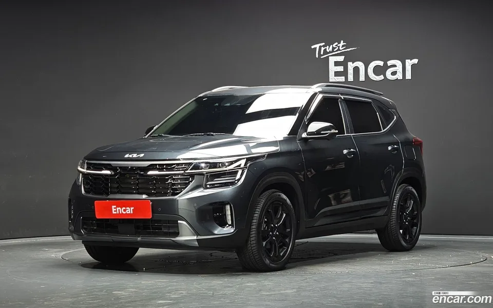Kia Seltos 2.0 2WD 2022 — photo 1, buy with delivery to Moscow