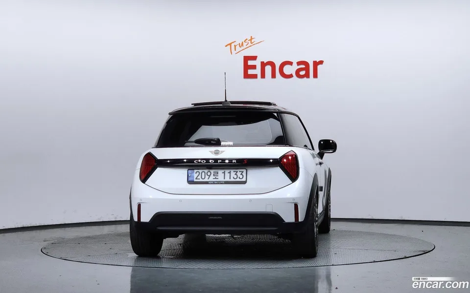 MINI Cooper S 2024 — thumbnail 4