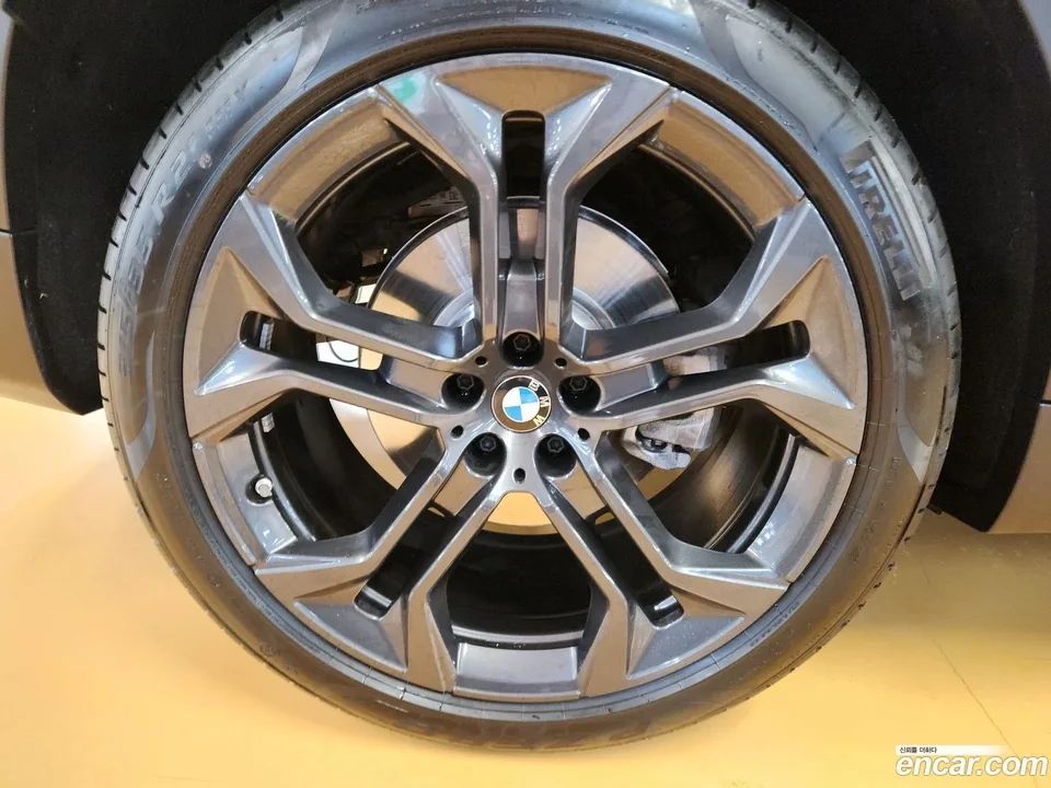 BMW X5 xDrive 40i xLine 2024 — миниатюра 4