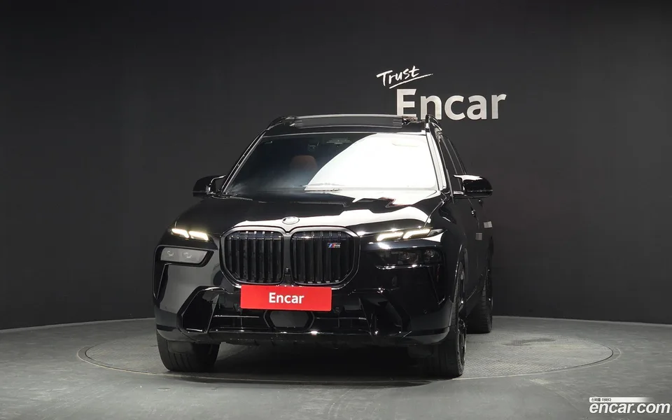 BMW X7 M60i xDrive M 6 2023 — thumbnail 3