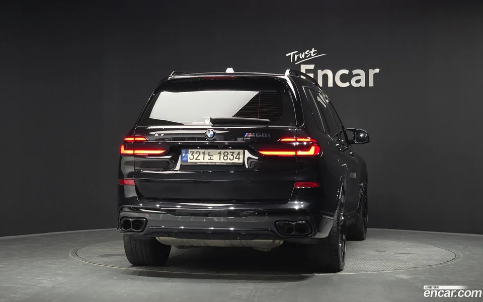 BMW X7 M60i xDrive M 6 2023 — thumbnail 4