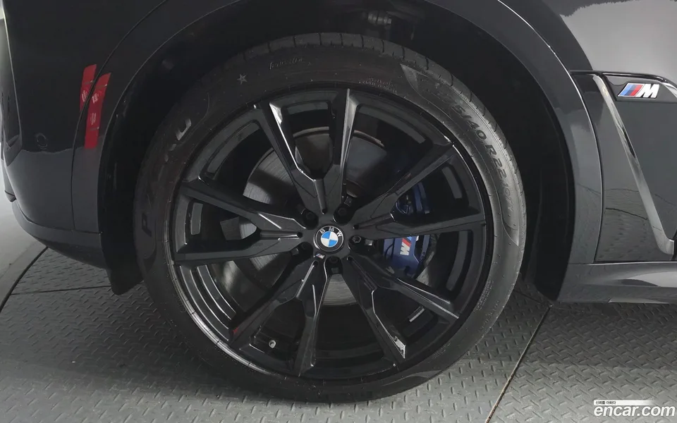 BMW X7 M60i xDrive M 6 2023 — thumbnail 5