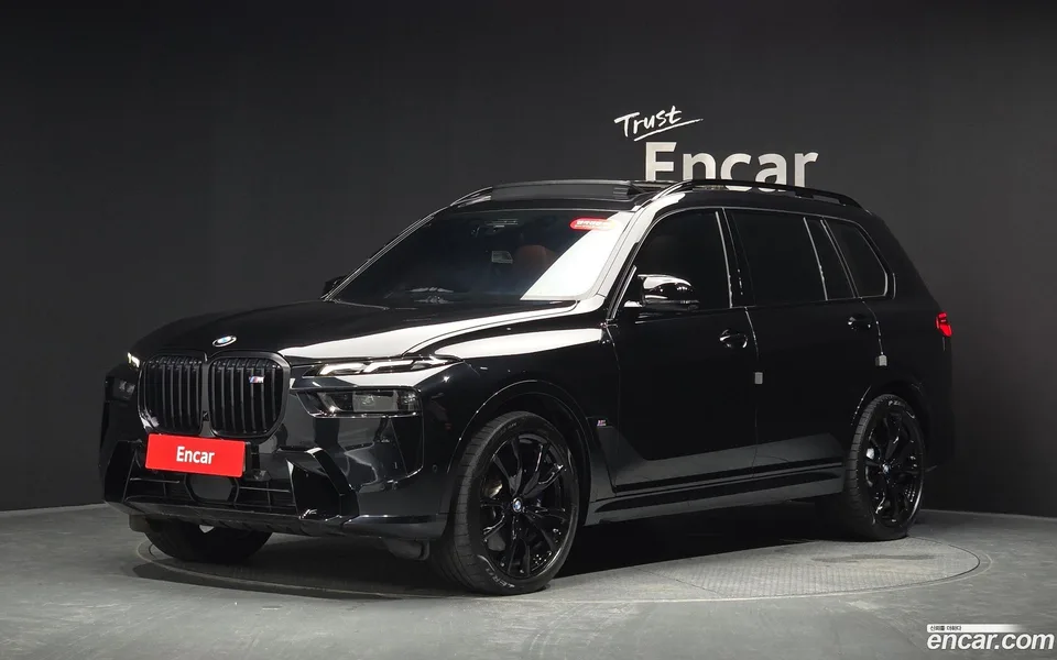 BMW X7 M60i xDrive M 6 2023 — photo 1, buy with delivery to Moscow