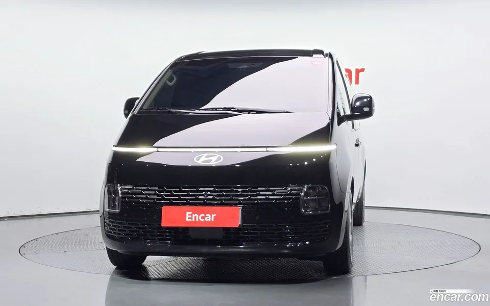 Hyundai Staria 3 2025 — thumbnail 3