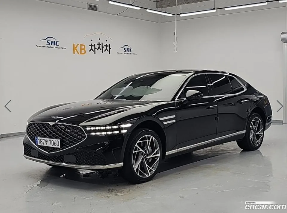 Genesis G90 3.5 AWD 2022 — photo 1, buy with delivery to Moscow