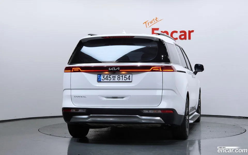 Kia Carnival 9 2023 — thumbnail 4