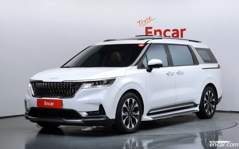 Kia Carnival 9 2023 — photo 1, buy with delivery to Moscow