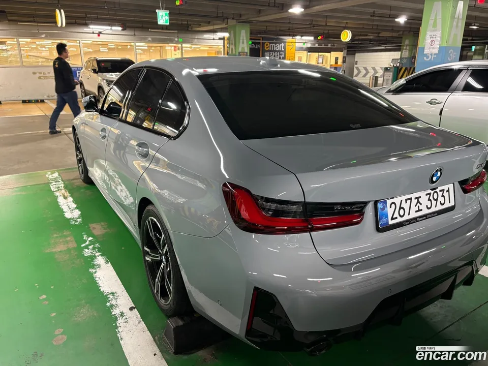 BMW 3 Series 320i M 2026 — thumbnail 4