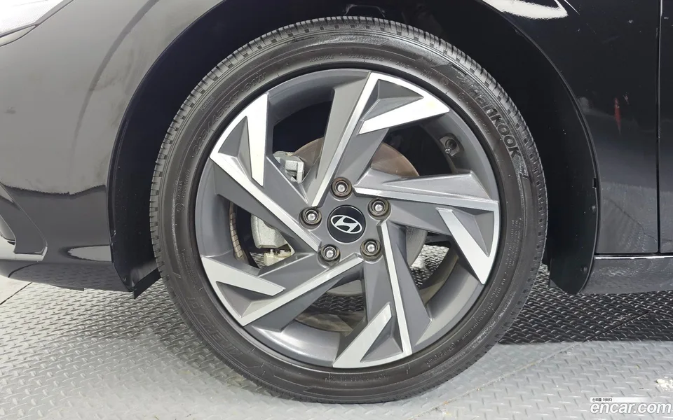Hyundai Avante CN7 1.6 2025 — thumbnail 2