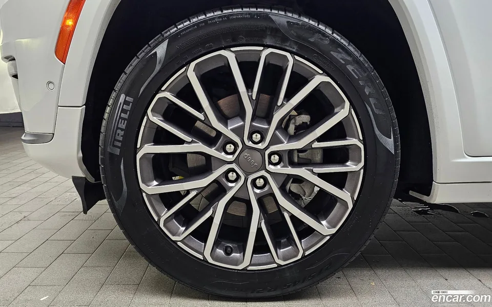 Jeep Grand Cherokee L 3.6 2023 — thumbnail 2