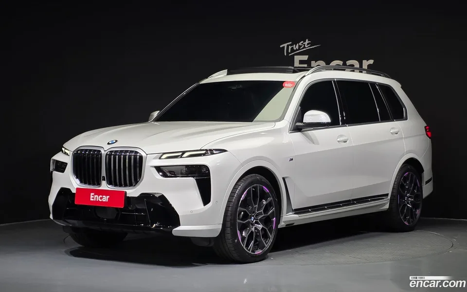 BMW X7 xDrive 40i M 6 2024 — photo 1, buy with delivery to Moscow