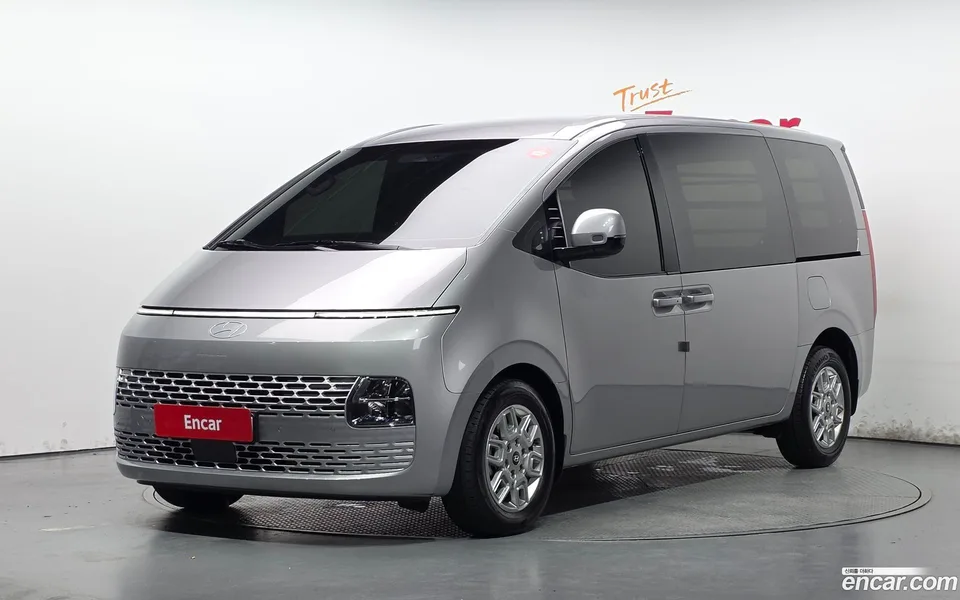 Hyundai Staria 3 2024 — photo 1, buy with delivery to Moscow