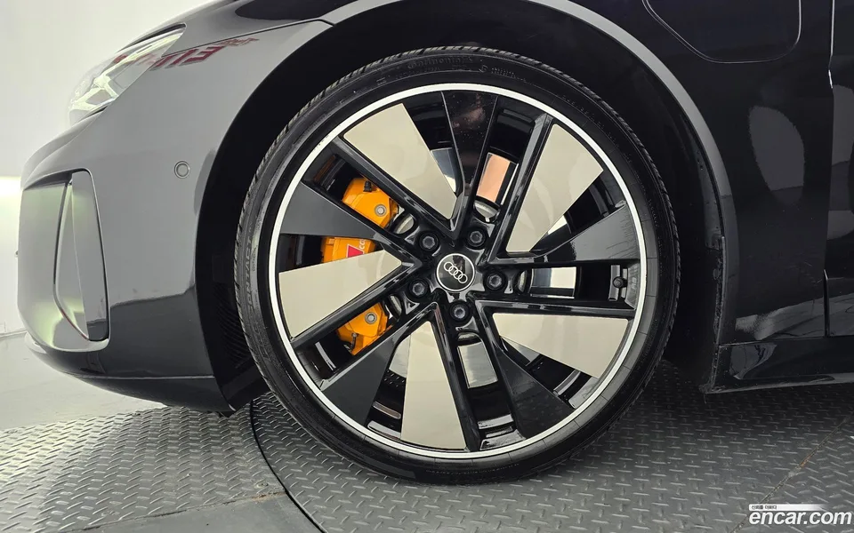 Audi e-tron GT GT 2022 — thumbnail 2