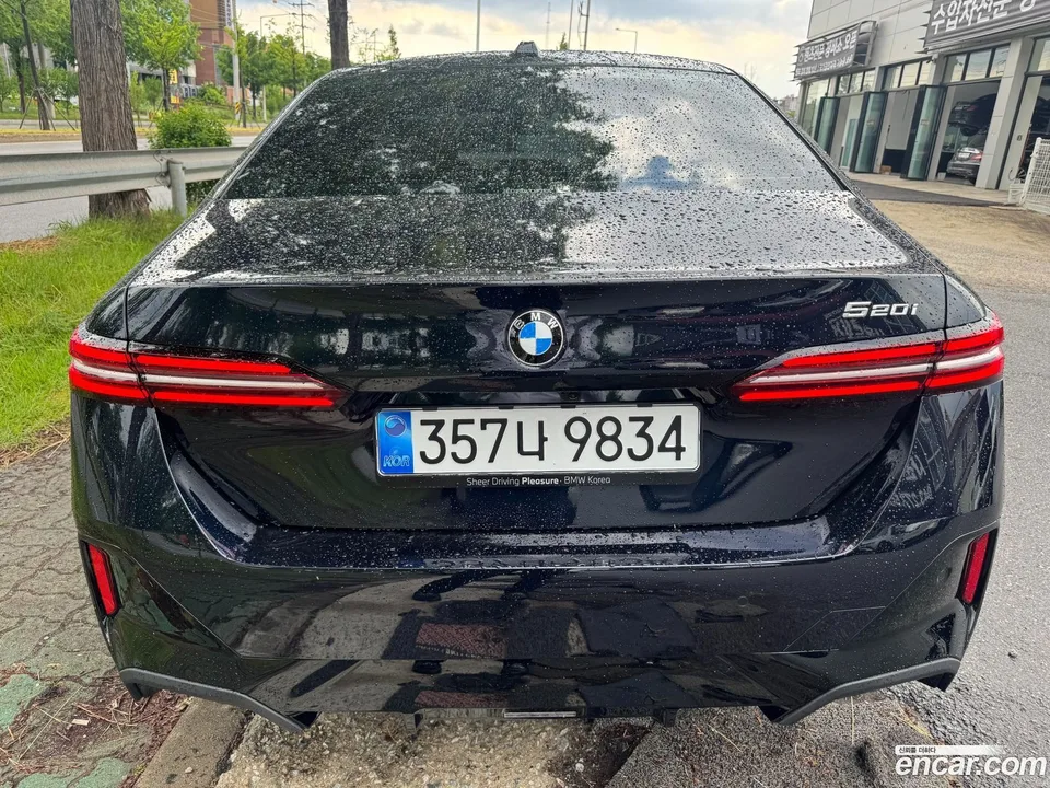 BMW 5 Series 520i M 2026 — thumbnail 4