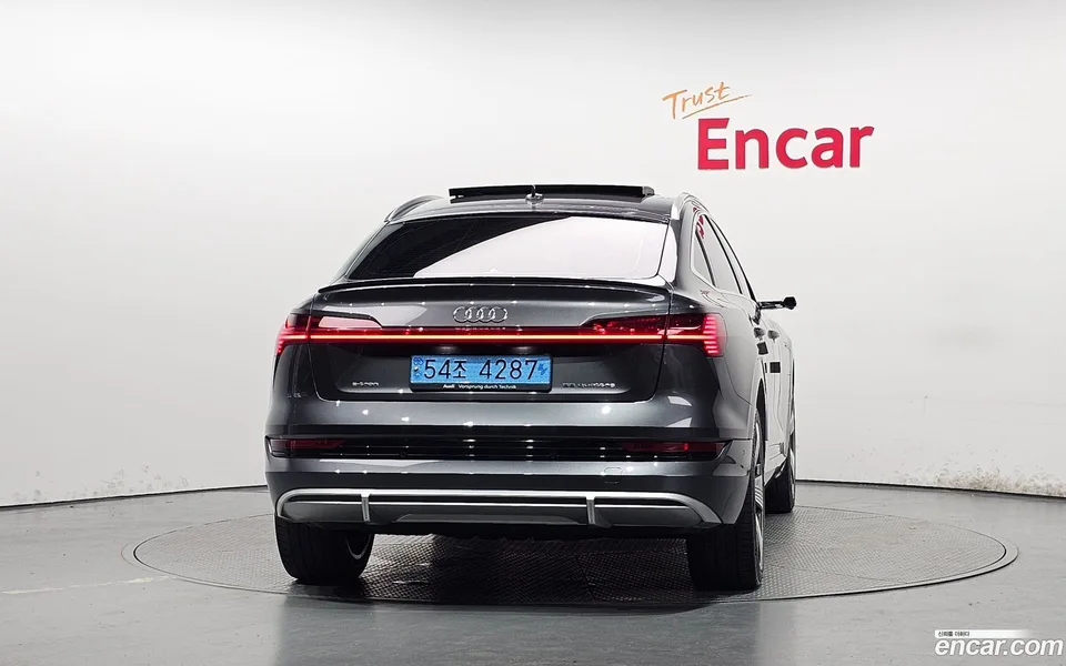Audi e-tron 55 2022 — thumbnail 4