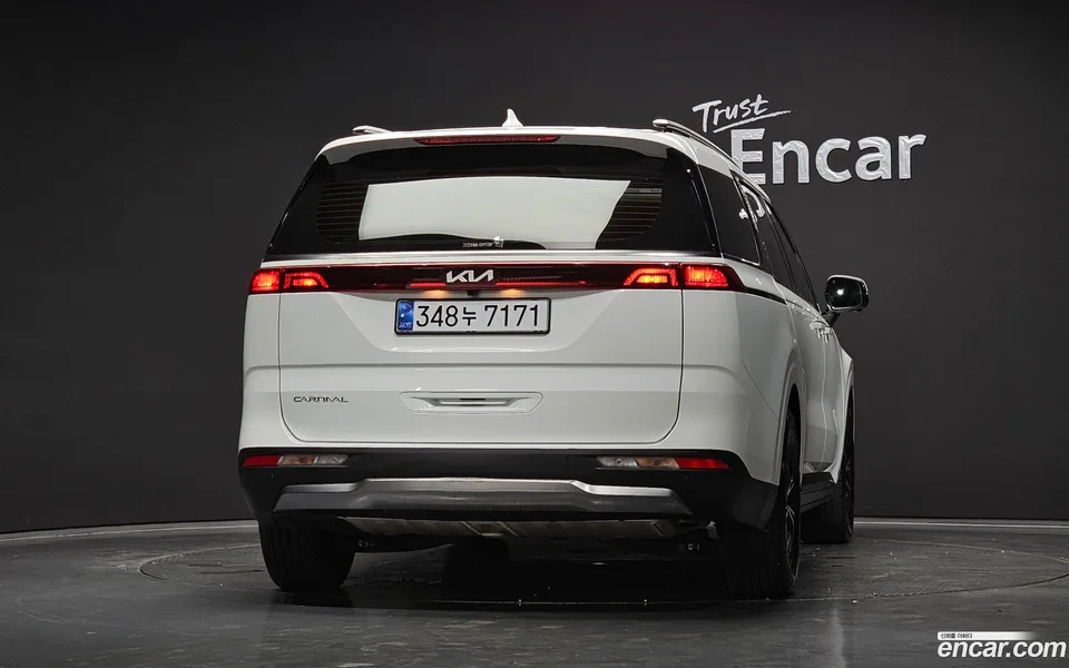 Kia Carnival 9 2022 — thumbnail 4