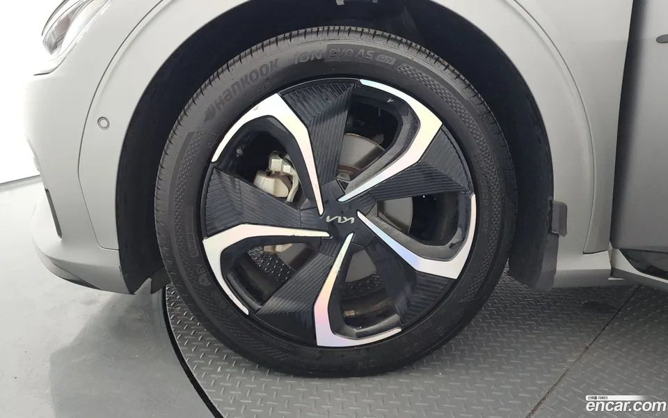 Kia EV6 4WD 2022 — thumbnail 2