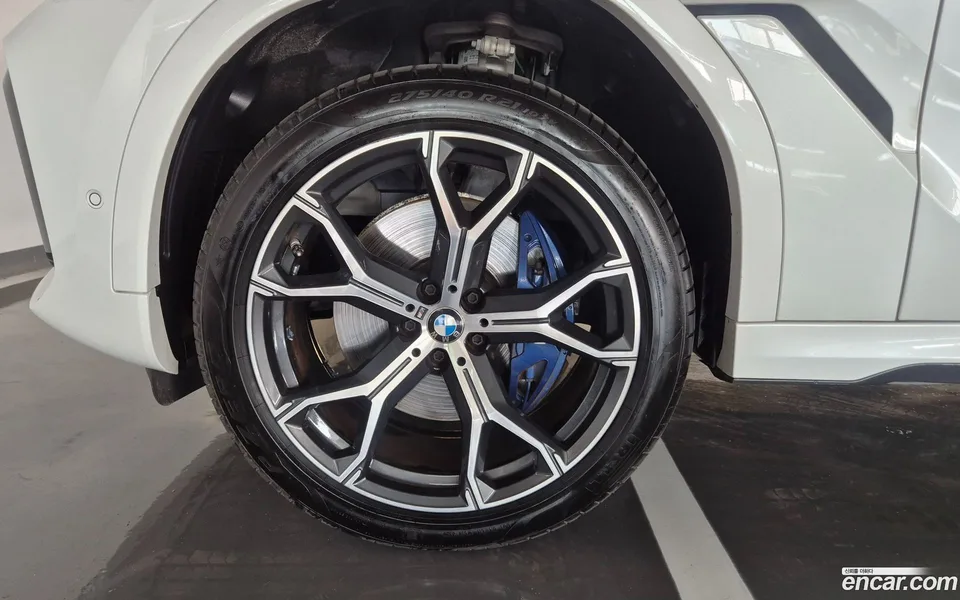 BMW X6 xDrive40i M 2023 — thumbnail 2