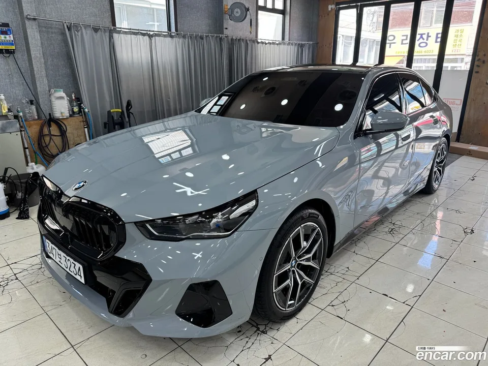 BMW 5 Series 520i M 2026 — thumbnail 2