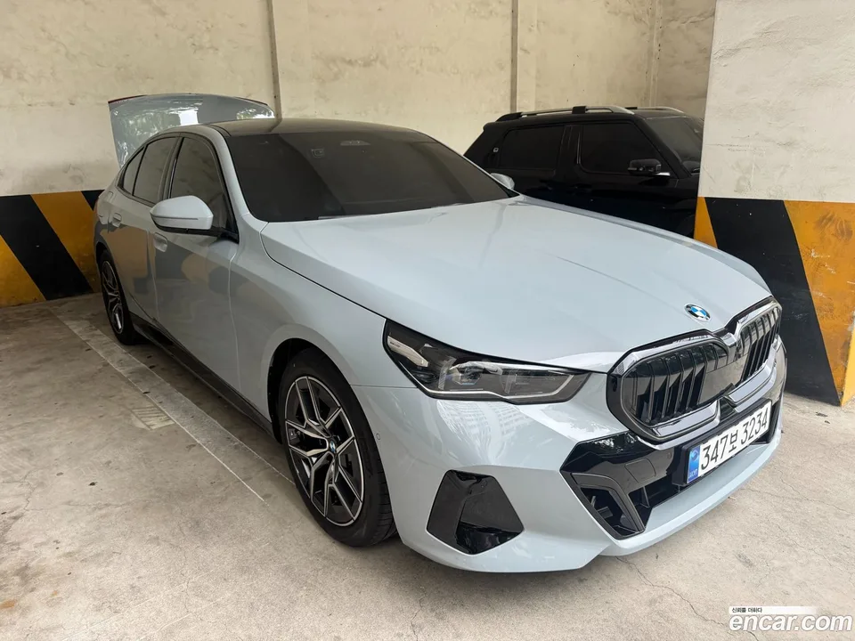 BMW 5 Series 520i M 2026 — photo 1, buy with delivery to Moscow