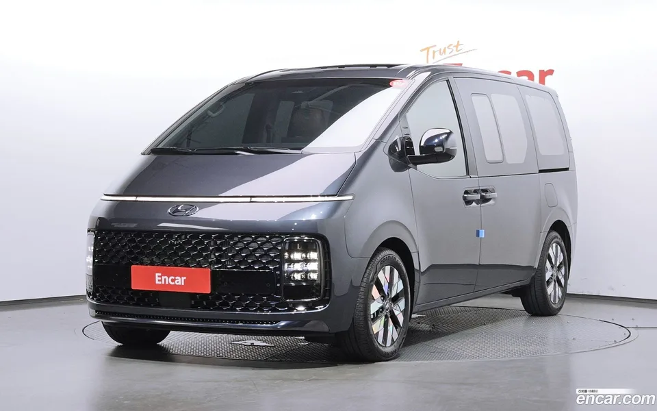 Hyundai Staria 4WD 9 2024 — photo 1, buy with delivery to Moscow