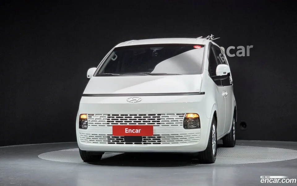 Hyundai Staria 5 2022 — thumbnail 3