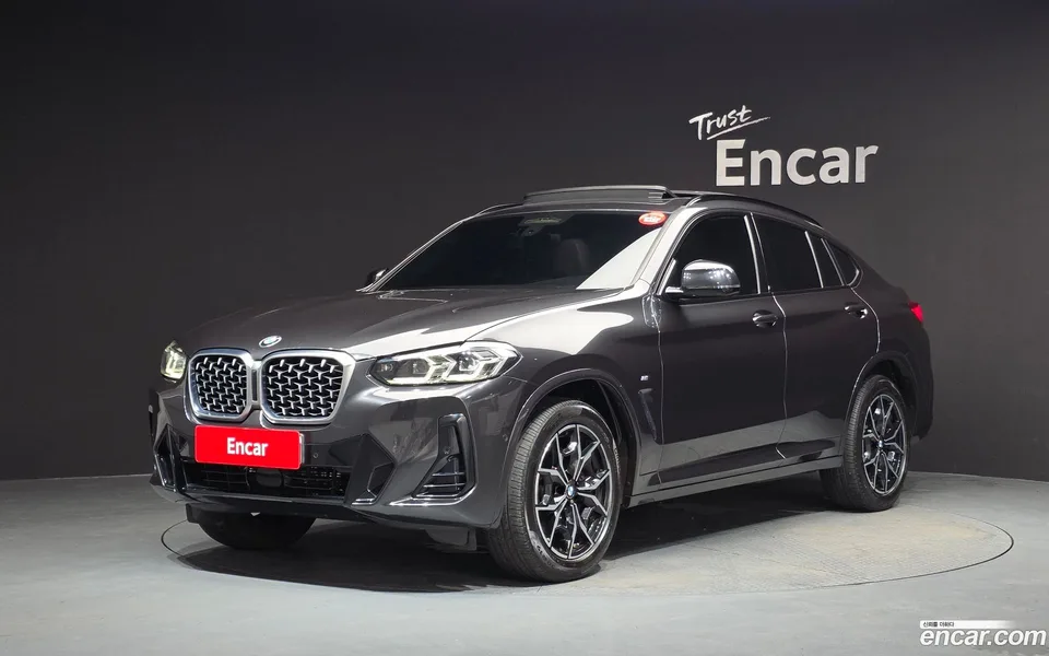 BMW X4 xDrive20i M 2022 — photo 1, buy with delivery to Moscow