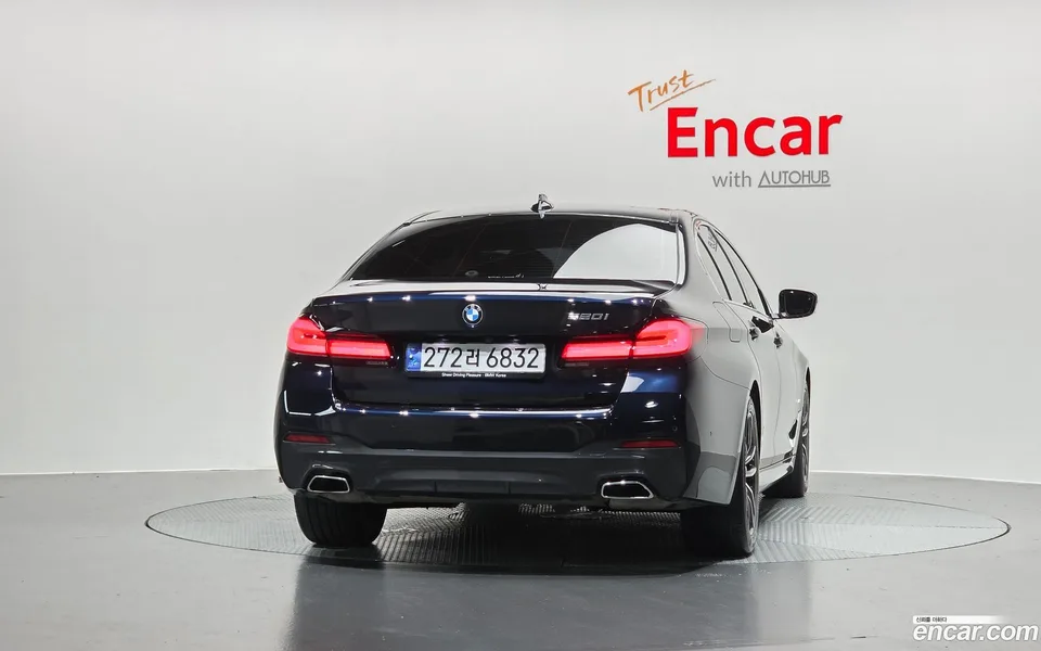 BMW 5 Series 520i M 2023 — thumbnail 4