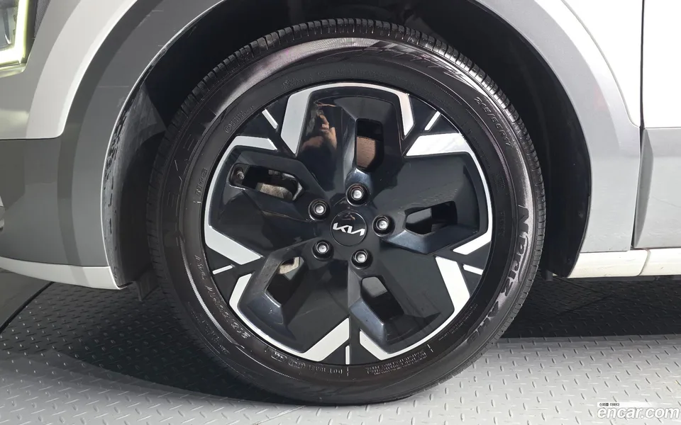 Kia Niro EV 2023 — thumbnail 2